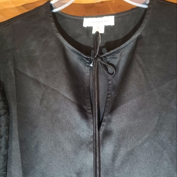 CALLIGRAPHIE Top Size M Black Body Balloon Sleeve With Flowers NEW - Picture 3 of 9